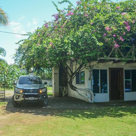 Chalet Castillo El Estor Екстер'єр фото