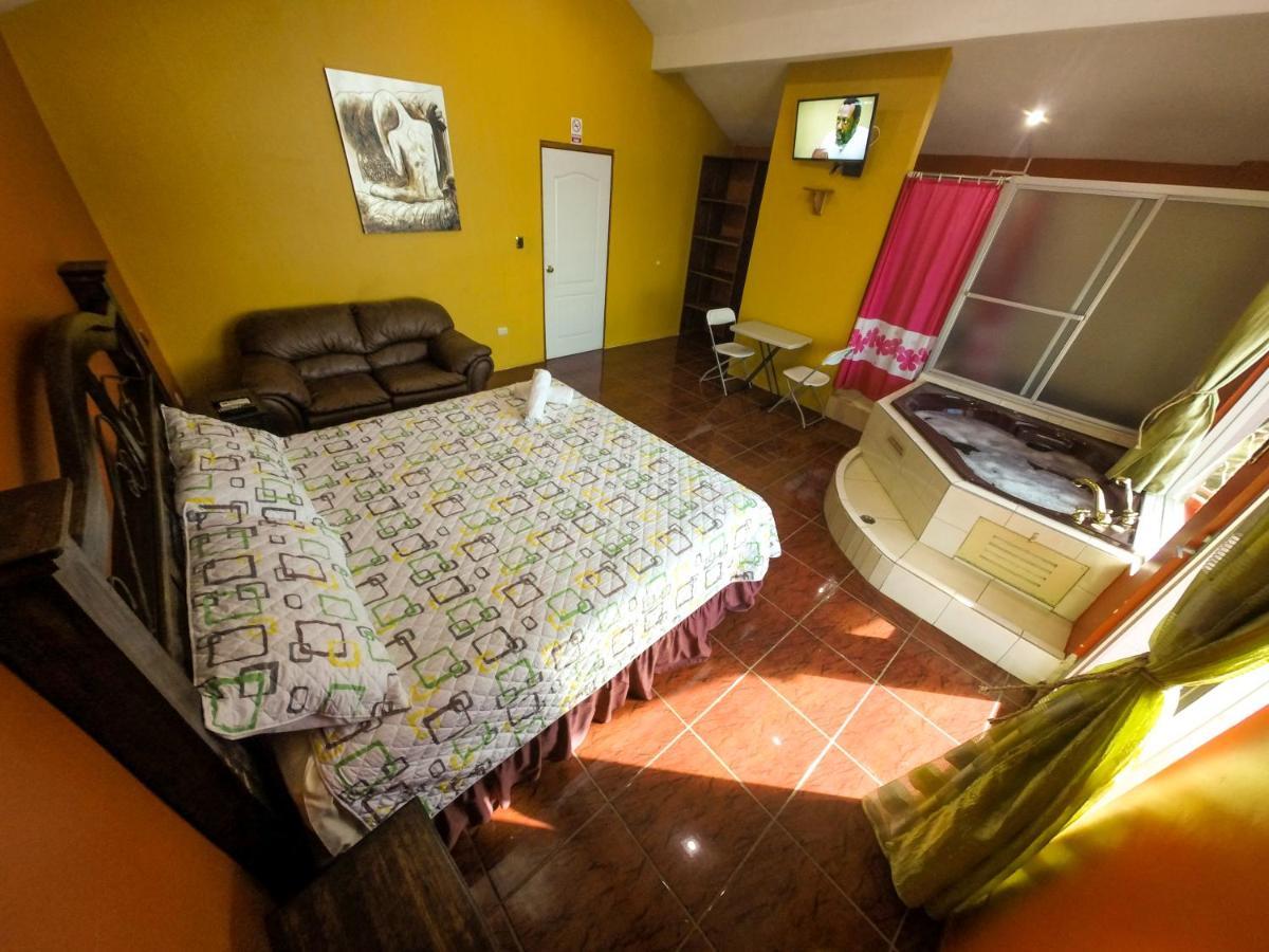 Chalet Castillo El Estor Екстер'єр фото