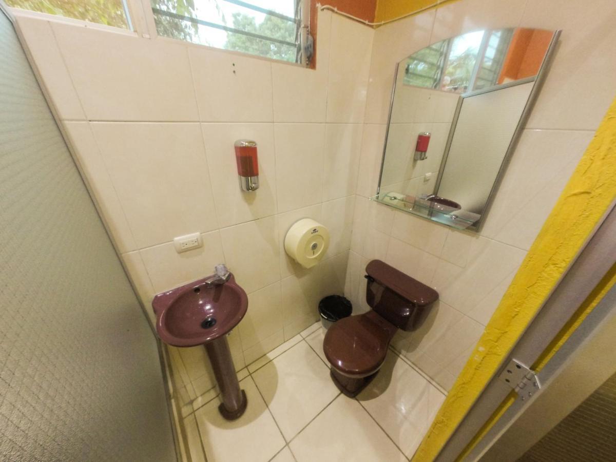 Chalet Castillo El Estor Екстер'єр фото