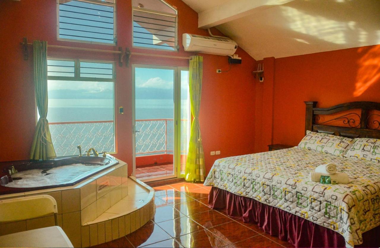 Chalet Castillo El Estor Екстер'єр фото